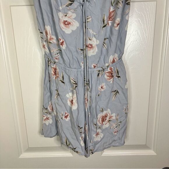 Kendall & Kylie Women’s Floral Blue Soft Romper‎ Size Small Off Shoulder - Picture 3 of 6